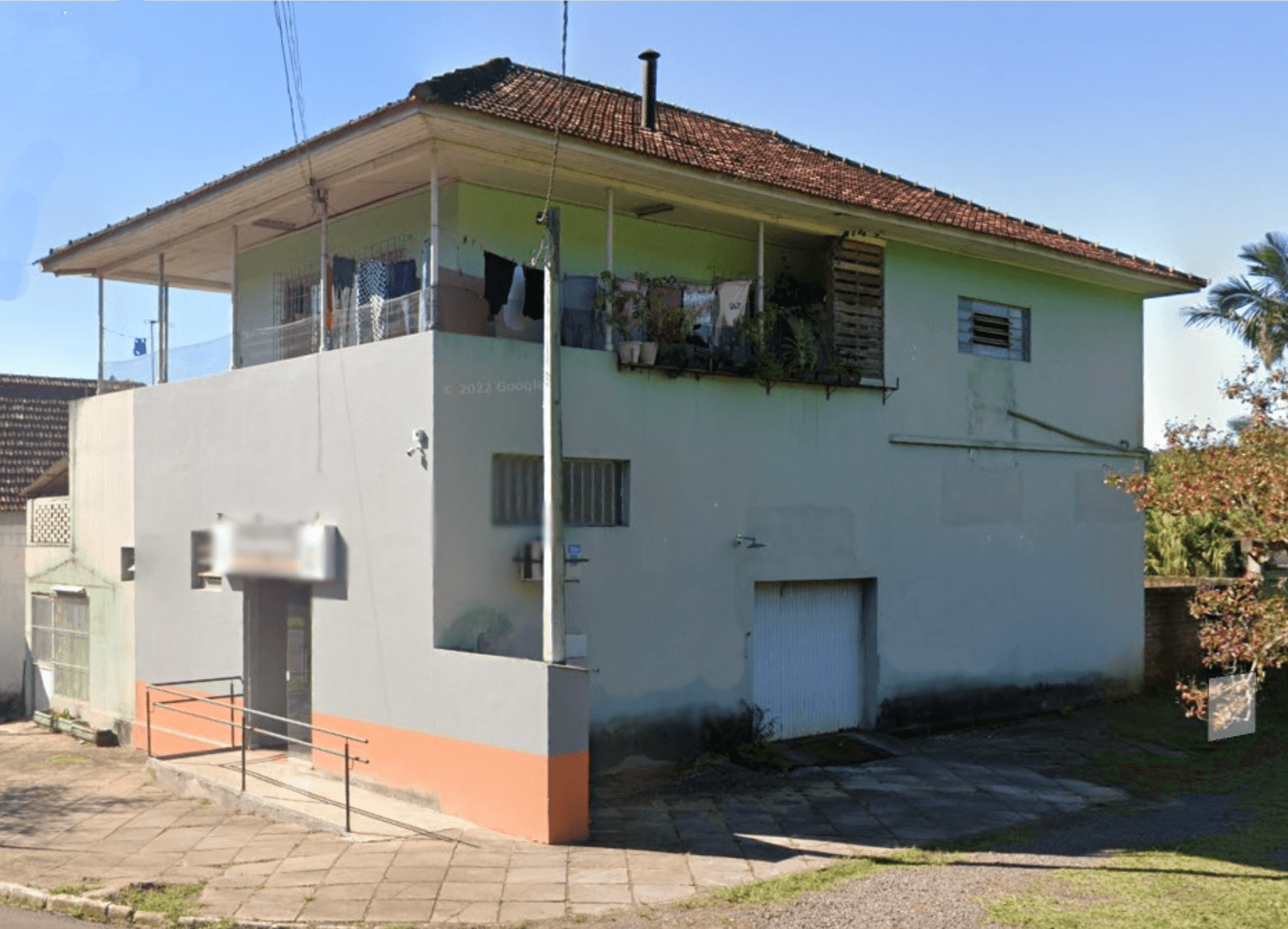 Fachada na rua Presidente Lucena em Estância Velha, foto tirada da direita para esquerda.